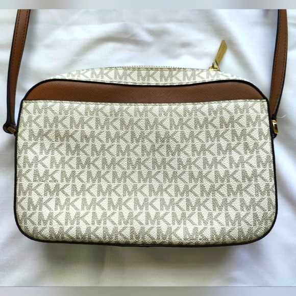 Michael Kors Purse - Picture 3 of 16